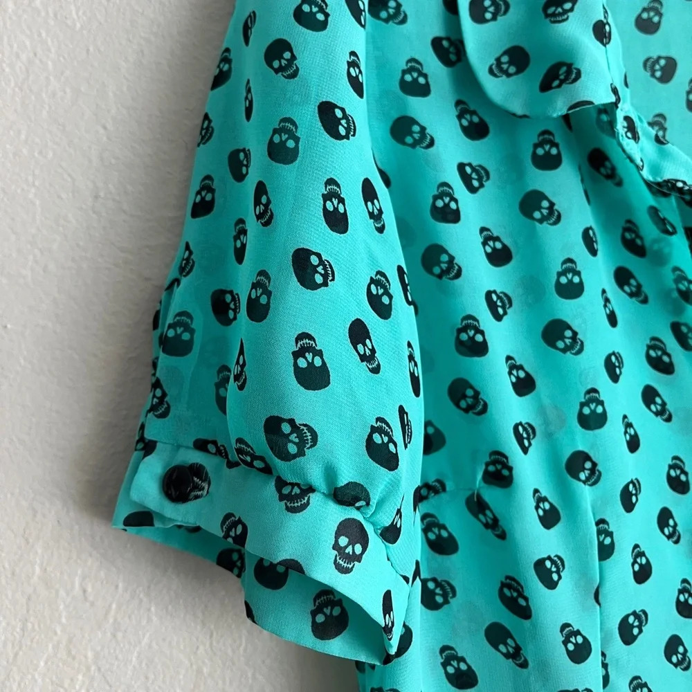 Roch Steady Turquoise Retro Skull Print Button Up Puff Sleeve Blouse, Size S